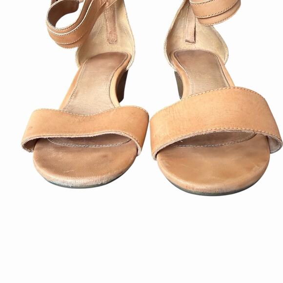 UGG 10 Char Ankle Strap Wedge Sandals Brown Leather Open Toe Comfort - Picture 10 of 10